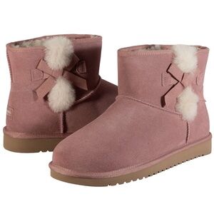 Koolaburra Blush and Ivory Fleece Booties! 💥